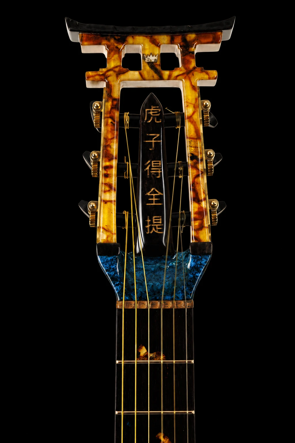 The amber Torii headstock of Turkowiak No. 530